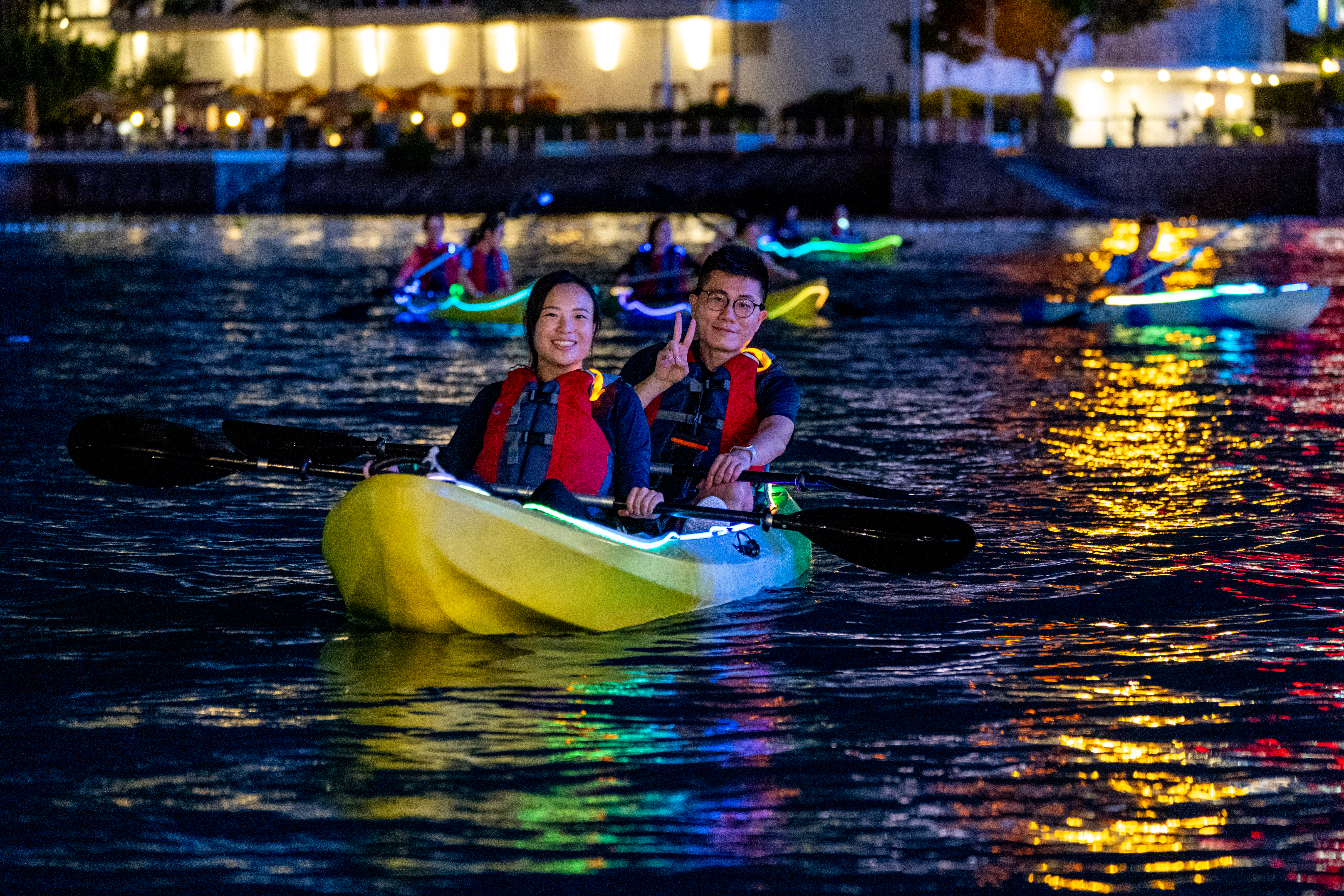 Victoria Harbour Night Kayaking Tour 